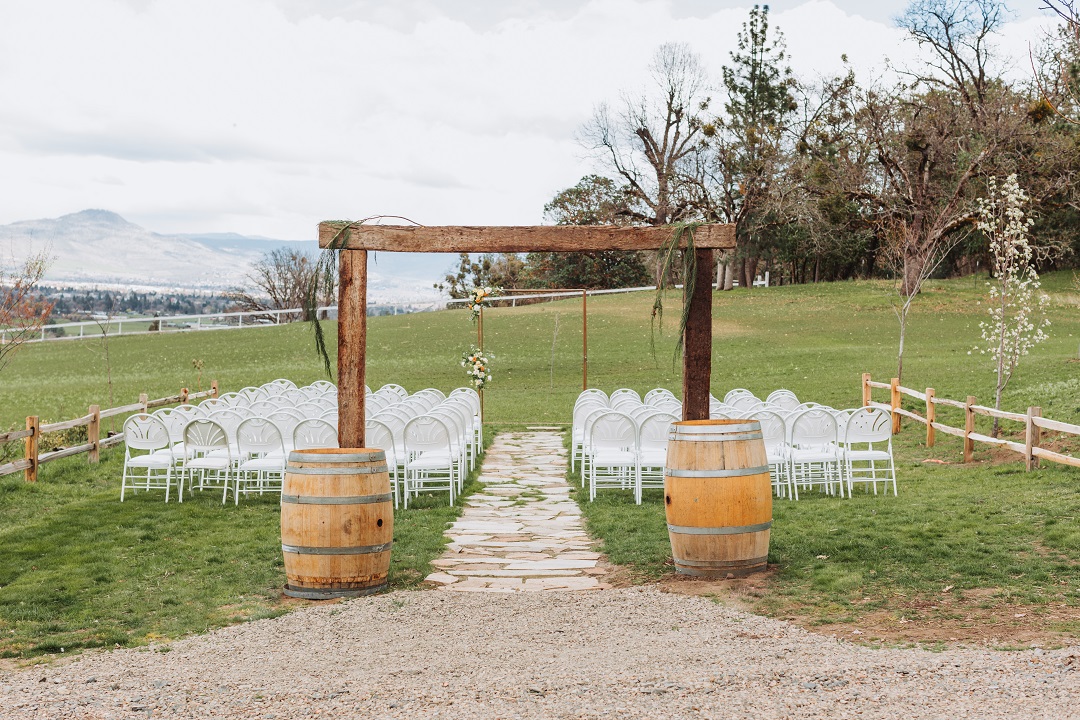outdoor ceremony with a view wildflower estates central point oregon