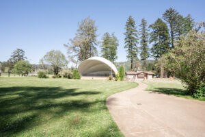 Capella By The Sea Oregon Coast Wedding Venue - Savage Winds Films